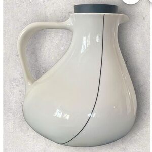 EUC Menu Scandinavian Living Durable Porcelain- Design: Vea - white w grey lid